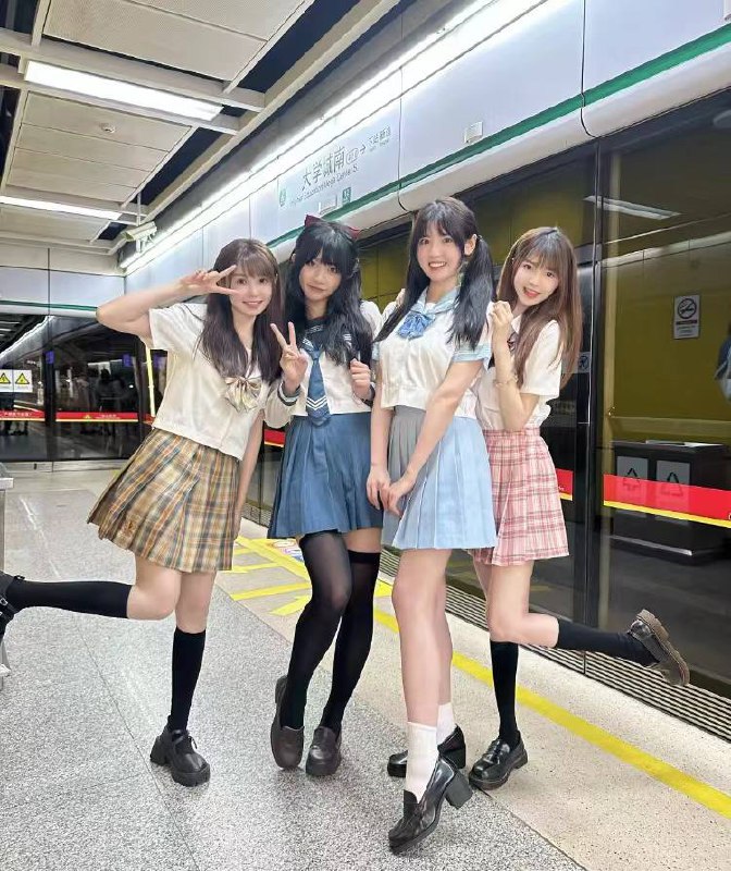 #地铁 #美女 🚇#地铁 #美女 🚇