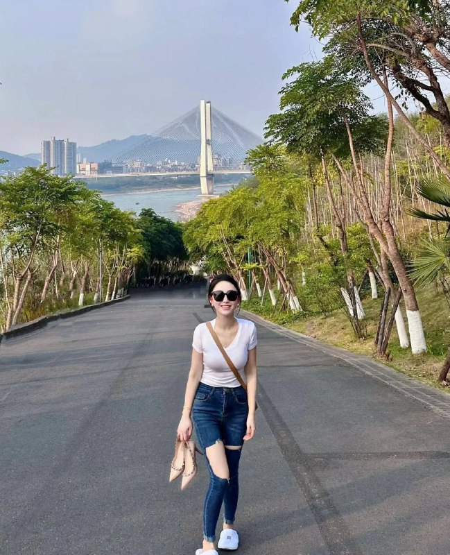 有这样的女朋友，早上就可以起来爬山了有这样的女朋友，早上就可以起来爬山了