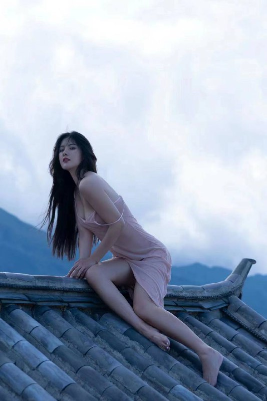#阿朱 姑娘 躲 ～屋檐 🥵#阿朱 姑娘 躲 ～屋檐 🥵
