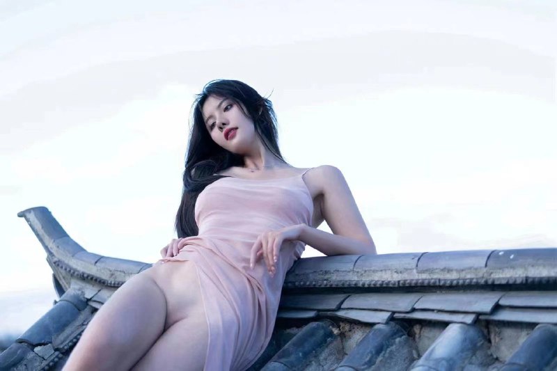 #阿朱 姑娘 躲 ～屋檐 🥵#阿朱 姑娘 躲 ～屋檐 🥵